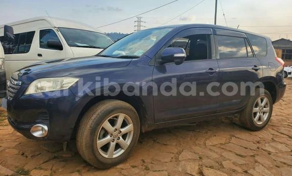 Nunua Ilio tumika Toyota Vanguard Bluu Gari ndani ya Kampala nchini Uganda Nunua Ilio tumika Toyota Vanguard Bluu Gari ndani ya Kampala nchini Uganda