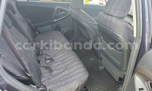 Nunua Ilio tumika Toyota Vanguard Bluu Gari ndani ya Kampala nchini Uganda Nunua Ilio tumika Toyota Vanguard Bluu Gari ndani ya Kampala nchini Uganda