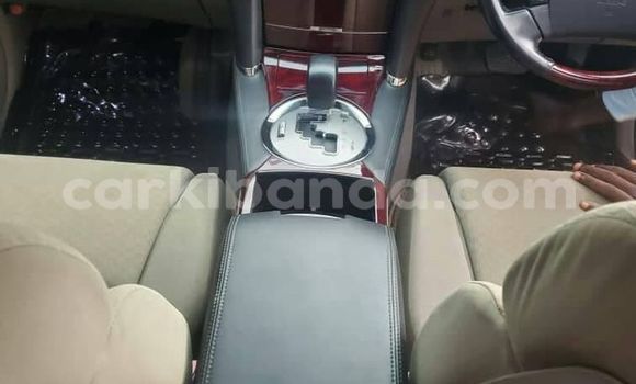 Nunua Ilio tumika Toyota Mark X Fedha Gari ndani ya Kampala nchini Uganda Nunua Ilio tumika Toyota Mark X Fedha Gari ndani ya Kampala nchini Uganda