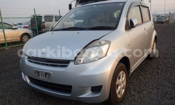 Nunua Ilio tumika Toyota Passo Fedha Gari ndani ya Kampala nchini Uganda