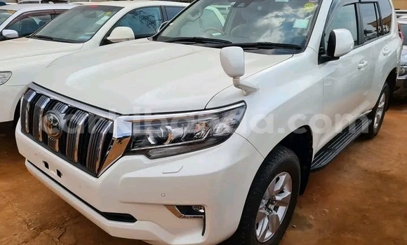 Acheter Occasion Voiture Toyota Prado Blanc à Kampala, Ouganda