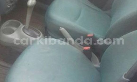 Acheter Occasion Voiture Toyota Vitz Bleu à Kampala, Ouganda Acheter Occasion Voiture Toyota Vitz Bleu à Kampala, Ouganda