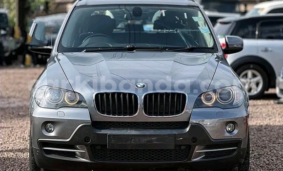 Nunua Ilio tumika BMW X5 Fedha Gari ndani ya Kampala nchini Uganda Nunua Ilio tumika BMW X5 Fedha Gari ndani ya Kampala nchini Uganda