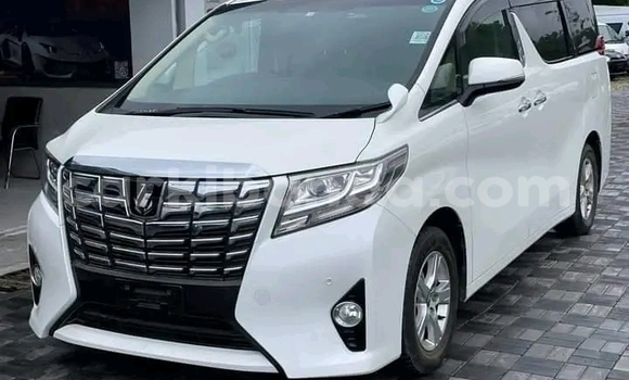 Nunua Ilio tumika Toyota Alphard Nyeupe Gari ndani ya Kampala nchini Uganda Nunua Ilio tumika Toyota Alphard Nyeupe Gari ndani ya Kampala nchini Uganda