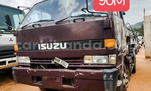 Nunua Ilio tumika Isuzu FTR 850 Brown Lori ndani ya Kampala nchini Uganda Nunua Ilio tumika Isuzu FTR 850 Brown Lori ndani ya Kampala nchini Uganda