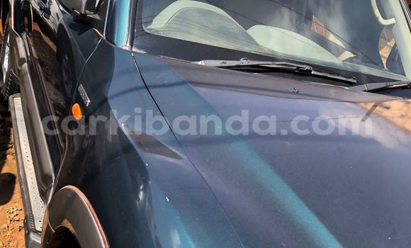 Gura Yakoze Mitsubishi Pajero Green Imodoka i Kampala mu Uganda Gura Yakoze Mitsubishi Pajero Green Imodoka i Kampala mu Uganda