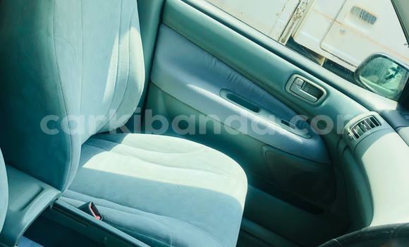 Gura Yakoze Mitsubishi Pajero Green Imodoka i Kampala mu Uganda Gura Yakoze Mitsubishi Pajero Green Imodoka i Kampala mu Uganda