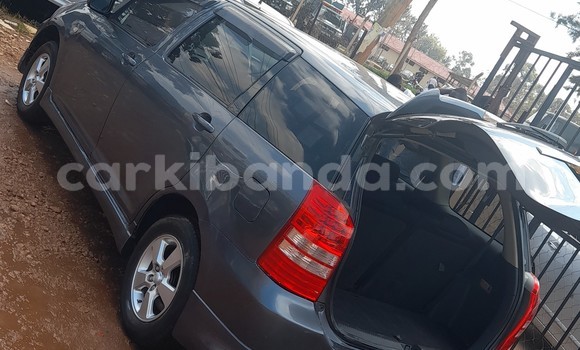 Gura Yakoze Mitsubishi Pajero Green Imodoka i Kampala mu Uganda Gura Yakoze Mitsubishi Pajero Green Imodoka i Kampala mu Uganda