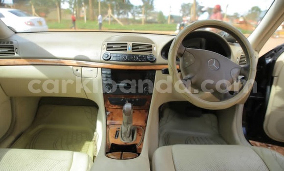 Gura Yakoze Mercedes‒Benz 200 Black Imodoka i Kampala mu Uganda Gura Yakoze Mercedes‒Benz 200 Black Imodoka i Kampala mu Uganda