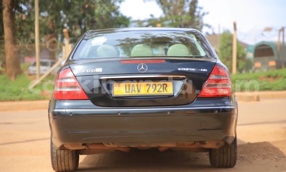 Gura Yakoze Mercedes‒Benz 200 Black Imodoka i Kampala mu Uganda Gura Yakoze Mercedes‒Benz 200 Black Imodoka i Kampala mu Uganda