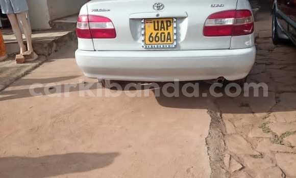 Gura Yakoze Toyota Corolla II Silver Imodoka i Kampala mu Uganda Gura Yakoze Toyota Corolla II Silver Imodoka i Kampala mu Uganda