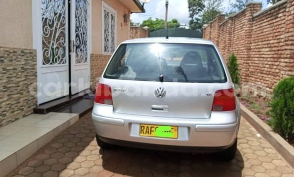 Gura Yakoze Volkswagen Golf Silver Imodoka i Kampala mu Uganda Gura Yakoze Volkswagen Golf Silver Imodoka i Kampala mu Uganda