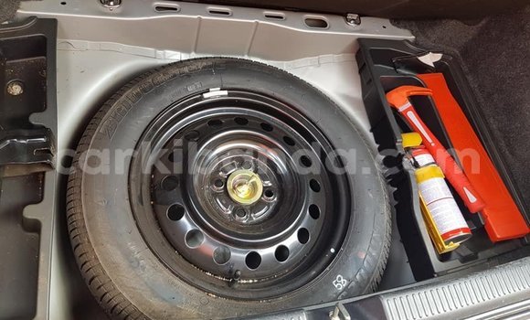 Gura Yakoze Toyota Corolla Silver Imodoka i Kampala mu Uganda Gura Yakoze Toyota Corolla Silver Imodoka i Kampala mu Uganda