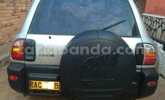 Gura Yakoze Toyota RAV4 Silver Imodoka i Kampala mu Uganda Gura Yakoze Toyota RAV4 Silver Imodoka i Kampala mu Uganda