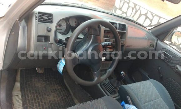 Gura Yakoze Toyota RAV4 Silver Imodoka i Kampala mu Uganda Gura Yakoze Toyota RAV4 Silver Imodoka i Kampala mu Uganda