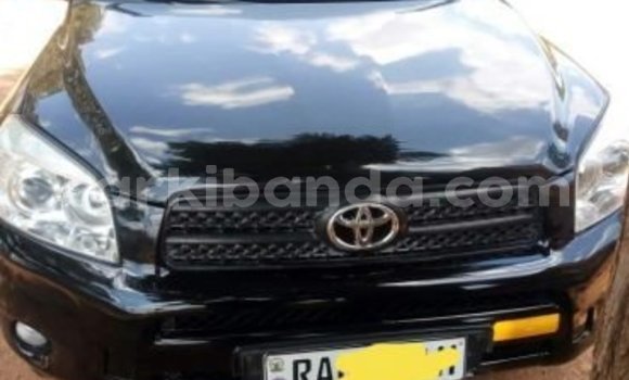 Gura Yakoze Toyota RAV4 Black Imodoka i Kampala mu Uganda