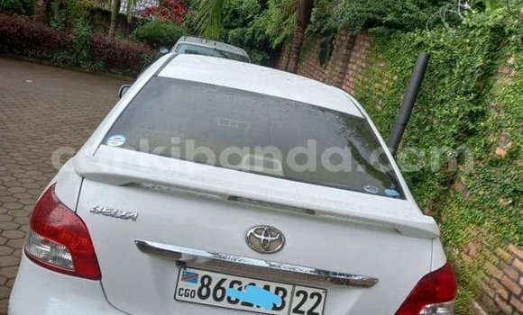 Gura Yakoze Toyota Belta White Imodoka i Kampala mu Uganda Gura Yakoze Toyota Belta White Imodoka i Kampala mu Uganda