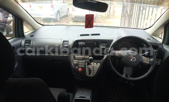 Gura Yakoze Toyota Wish Other Imodoka i Kampala mu Uganda Gura Yakoze Toyota Wish Other Imodoka i Kampala mu Uganda