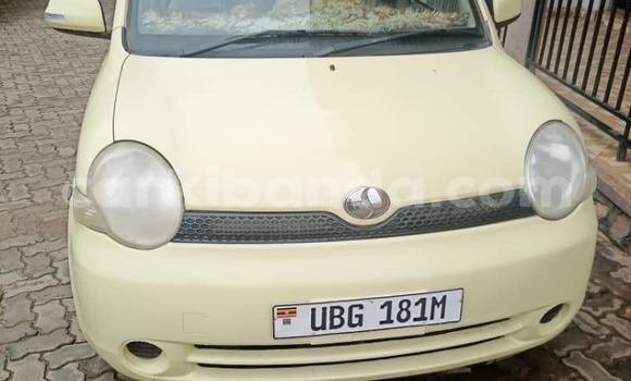 Gura Yakoze Toyota Sienta Other Imodoka i Kampala mu Uganda Gura Yakoze Toyota Sienta Other Imodoka i Kampala mu Uganda