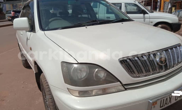Acheter Occasion Voiture Toyota Harrier Blanc à Kampala, Ouganda Acheter Occasion Voiture Toyota Harrier Blanc à Kampala, Ouganda