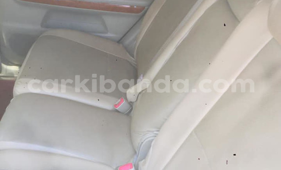 Nunua Ilio tumika Toyota Harrier Fedha Gari ndani ya Kampala nchini Uganda Nunua Ilio tumika Toyota Harrier Fedha Gari ndani ya Kampala nchini Uganda