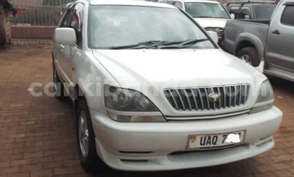 Nunua Ilio tumika Toyota Harrier Nyeupe Gari ndani ya Kampala nchini Uganda Nunua Ilio tumika Toyota Harrier Nyeupe Gari ndani ya Kampala nchini Uganda