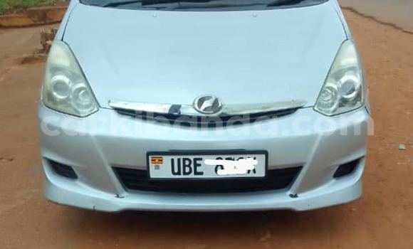 Acheter Occasion Voiture Toyota Wish Gris à Kampala, Ouganda
