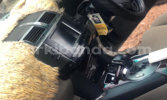 Nunua Ilio tumika Toyota Mark X Kijani Gari ndani ya Kampala nchini Uganda Nunua Ilio tumika Toyota Mark X Kijani Gari ndani ya Kampala nchini Uganda