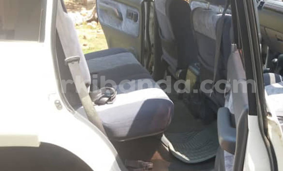 Acheter Occasion Voiture Toyota Land Cruiser Prado Blanc à Kampala, Ouganda Acheter Occasion Voiture Toyota Land Cruiser Prado Blanc à Kampala, Ouganda