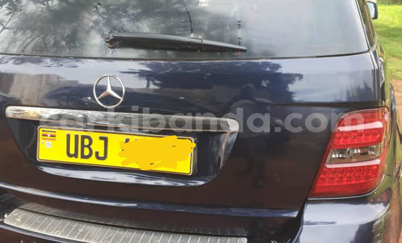 Acheter Occasion Voiture Mercedes‒Benz ML–Class Bleu à Kampala, Ouganda Acheter Occasion Voiture Mercedes‒Benz ML–Class Bleu à Kampala, Ouganda
