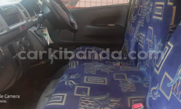 Acheter Occasion Voiture Toyota Hiace Gris à Kampala, Ouganda Acheter Occasion Voiture Toyota Hiace Gris à Kampala, Ouganda