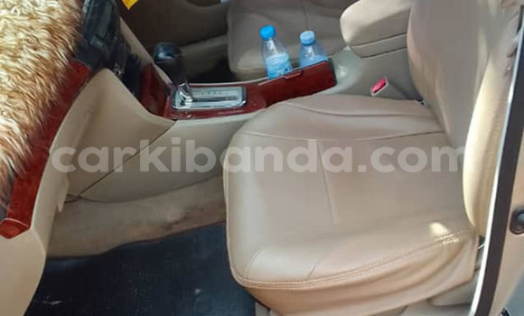 Nunua Ilio tumika Toyota Premio Fedha Gari ndani ya Kampala nchini Uganda Nunua Ilio tumika Toyota Premio Fedha Gari ndani ya Kampala nchini Uganda