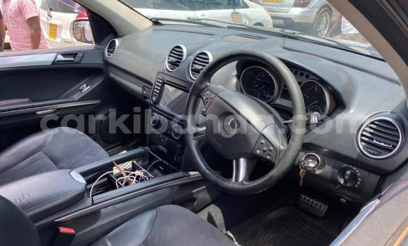 Acheter Occasion Voiture Mercedes‒Benz ML–Class Gris à Kampala, Ouganda Acheter Occasion Voiture Mercedes‒Benz ML–Class Gris à Kampala, Ouganda