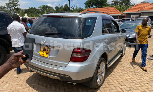 Acheter Occasion Voiture Mercedes‒Benz ML–Class Gris à Kampala, Ouganda Acheter Occasion Voiture Mercedes‒Benz ML–Class Gris à Kampala, Ouganda