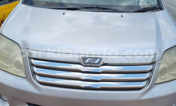 Nunua Ilio tumika Toyota Noah Fedha Gari ndani ya Kampala nchini Uganda