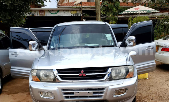 Acheter Occasion Voiture Mitsubishi Pajero Gris à Kampala, Ouganda