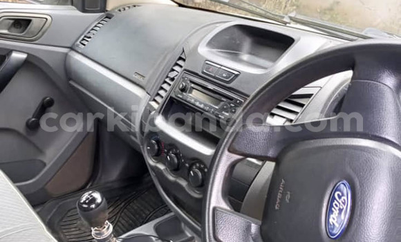 Acheter Occasion Voiture Ford Ranger Blanc à Kampala, Ouganda Acheter Occasion Voiture Ford Ranger Blanc à Kampala, Ouganda