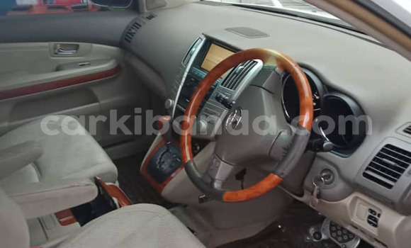 Nunua Ilio tumika Toyota Harrier Nyeupe Gari ndani ya Kampala nchini Uganda Nunua Ilio tumika Toyota Harrier Nyeupe Gari ndani ya Kampala nchini Uganda
