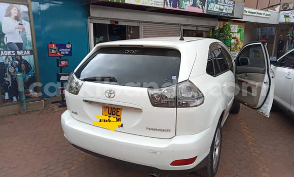 Nunua Ilio tumika Toyota Harrier Nyeupe Gari ndani ya Kampala nchini Uganda Nunua Ilio tumika Toyota Harrier Nyeupe Gari ndani ya Kampala nchini Uganda
