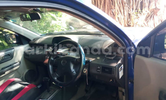 Acheter Occasion Voiture Nissan X–Trail Bleu à Kampala, Ouganda Acheter Occasion Voiture Nissan X–Trail Bleu à Kampala, Ouganda