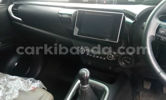 Buy Used Toyota Hilux White Car in Kampala in Uganda Buy Used Toyota Hilux White Car in Kampala in Uganda