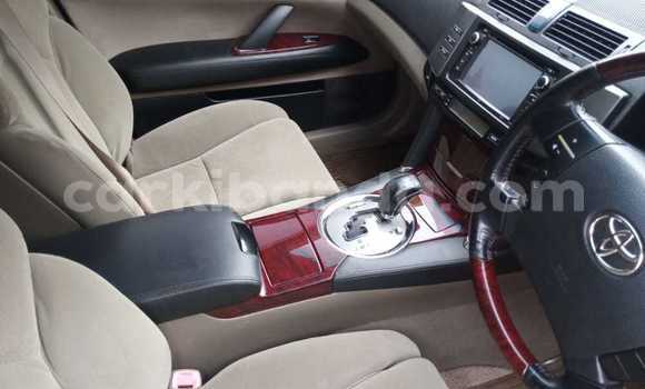 Gura Yakoze Toyota Mark X White Imodoka i Kampala mu Uganda Gura Yakoze Toyota Mark X White Imodoka i Kampala mu Uganda