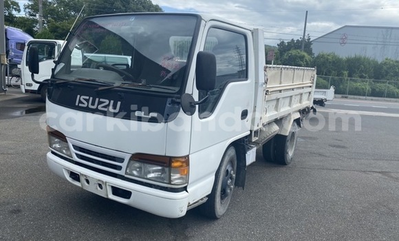 Nunua Ilio tumika Isuzu Bighorn Nyeupe Lori ndani ya Kampala nchini Uganda