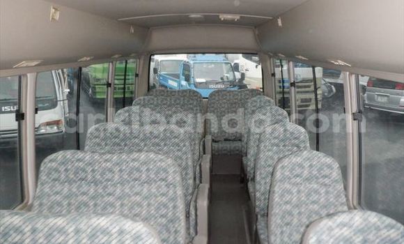 Buy Used Mitsubishi Van White Truck in Kampala in Uganda Buy Used Mitsubishi Van White Truck in Kampala in Uganda