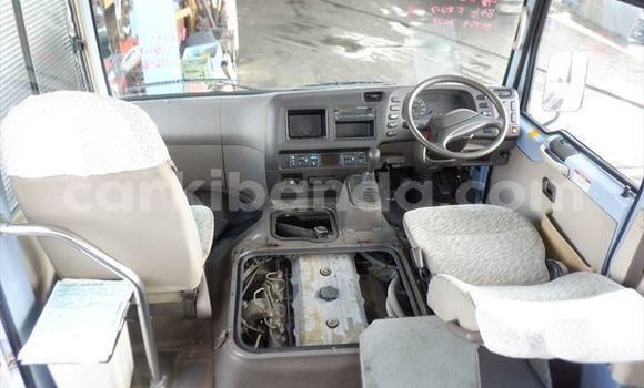 Buy Used Mitsubishi Van Blue Truck in Kampala in Uganda Buy Used Mitsubishi Van Blue Truck in Kampala in Uganda