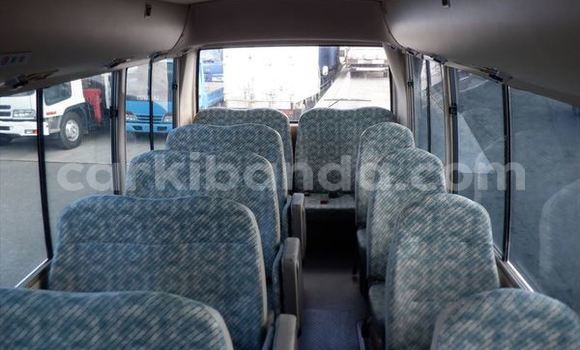 Nunua Ilio tumika Mitsubishi Van Nyeupe Lori ndani ya Kampala nchini Uganda Nunua Ilio tumika Mitsubishi Van Nyeupe Lori ndani ya Kampala nchini Uganda