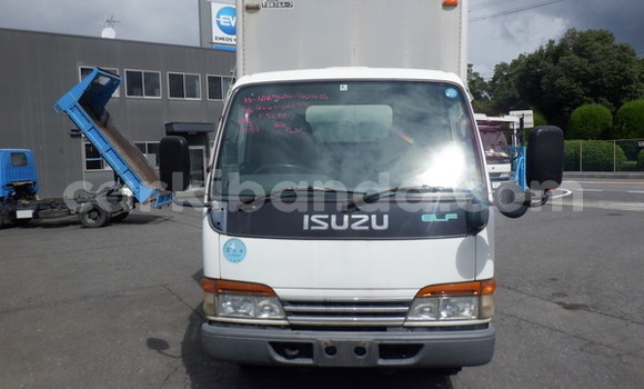 Nunua Ilio tumika Isuzu Bighorn Nyeupe Lori ndani ya Kampala nchini Uganda Nunua Ilio tumika Isuzu Bighorn Nyeupe Lori ndani ya Kampala nchini Uganda