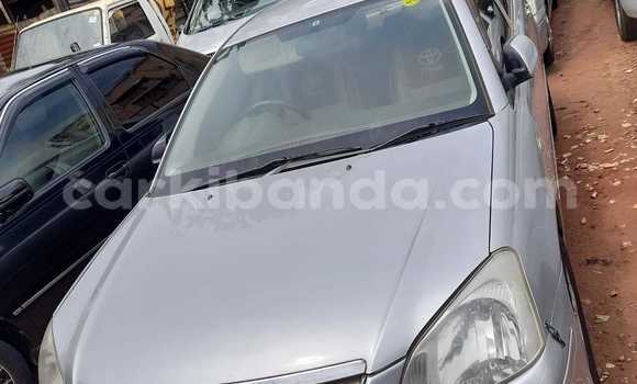 Nunua Ilio tumika Toyota Premio Fedha Gari ndani ya Kampala nchini Uganda