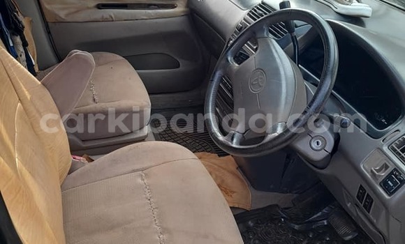 Acheter Occasion Voiture Toyota Ipsum Blanc à Kampala, Ouganda Acheter Occasion Voiture Toyota Ipsum Blanc à Kampala, Ouganda