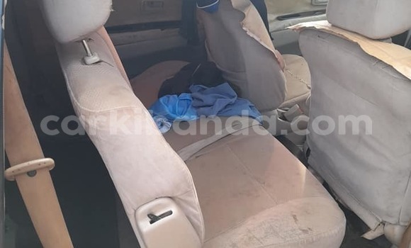 Acheter Occasion Voiture Toyota Ipsum Blanc à Kampala, Ouganda Acheter Occasion Voiture Toyota Ipsum Blanc à Kampala, Ouganda